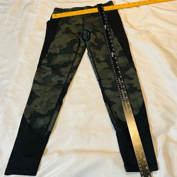 Calvin Klein Performance Wick womens Camo Compression Leggings Size Small - Picture 4 of 8